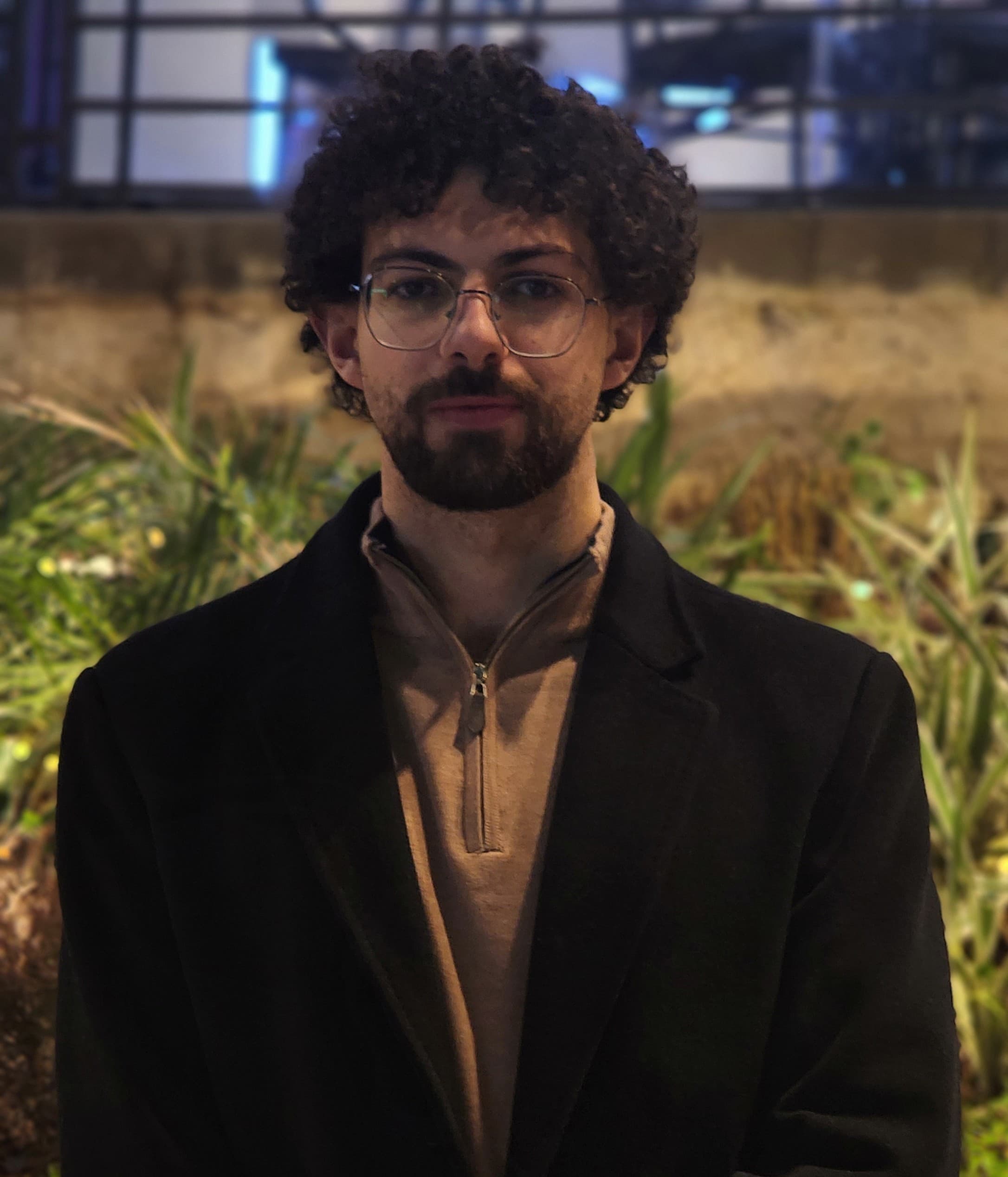 Portrait of Shaker Al-Masri, Computer Engineering student and full-stack web developer